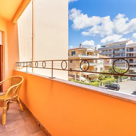 Giallo Celeste 公寓 *